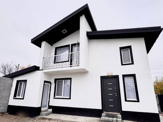 Продам дом с новым ремонтом и мебелью, район Чайки Каменское