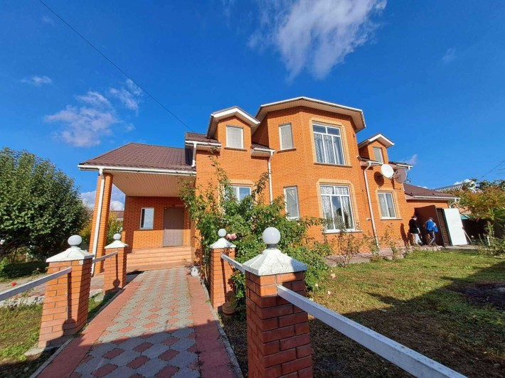 Будинок центр міста з меблями - фото 1