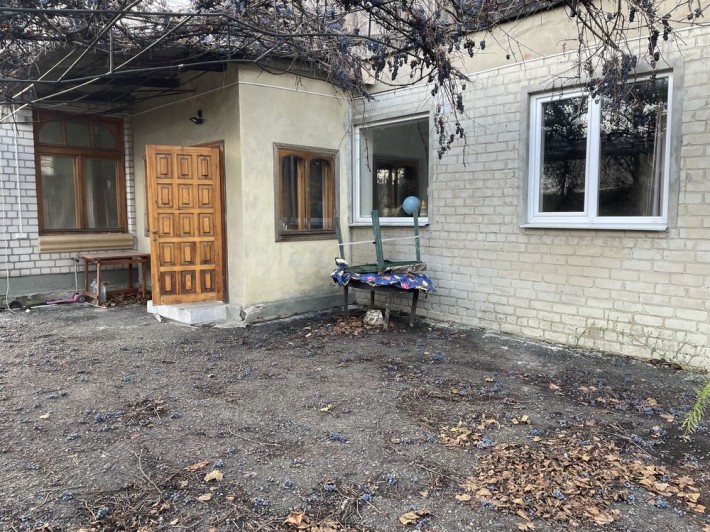 Продам великий будинок м Південне( Високий) - фото 1