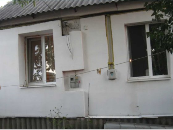 Продам пол дома  пос Высокий Свой двор. Тихий район. Отличная цена TB Високий