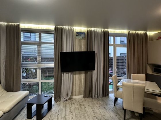 Таунхаус з ремонтом , меблями і технікой . Є-Оселя . Сертифікат Гостомель