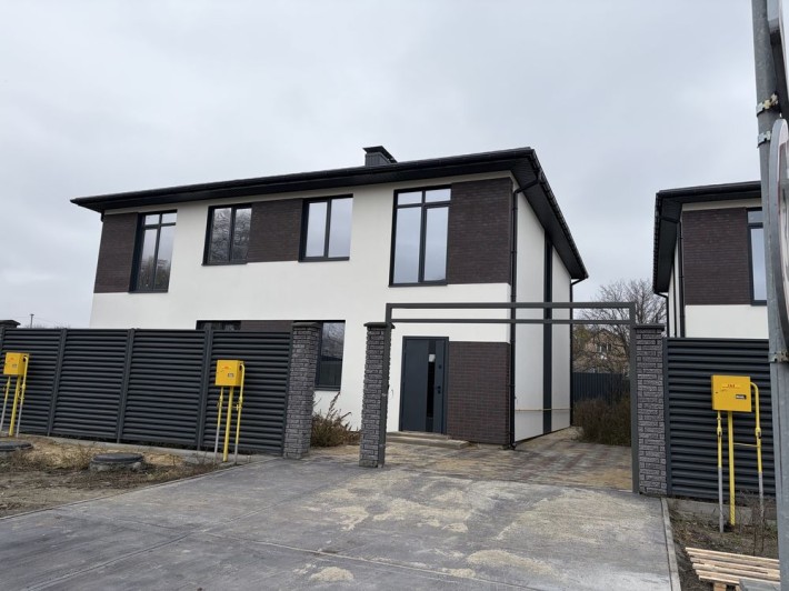 Будинок дуплекс біля озера - фото 1