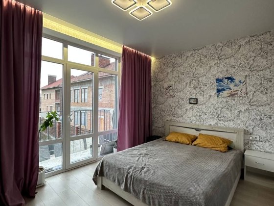 Таунхаус з сучасним ремонтом у Гостомелі, поруч озеро і асфальт.дорога Гостомель