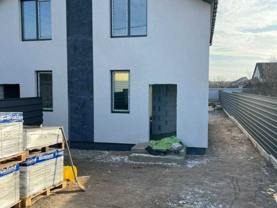 Двоповерховий дуплекс 60 м² з власним двором та ділянкою 2.5 сотки Гостомель