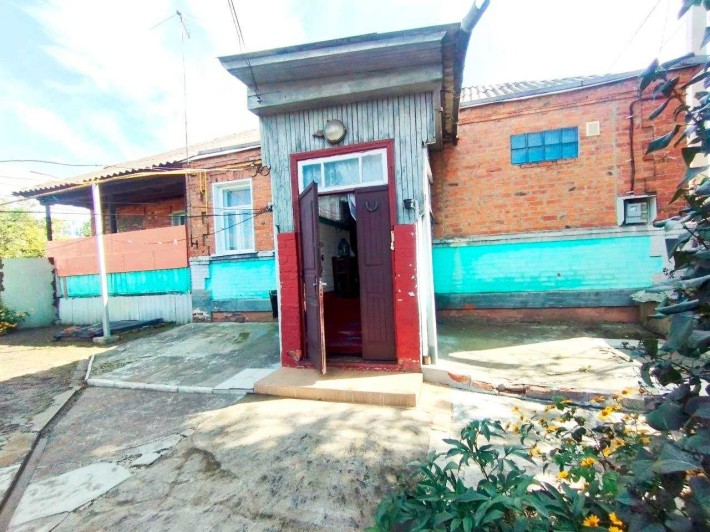 Терміново продам добротну частину будинку у Дергачах, район 3 школи. - фото 1