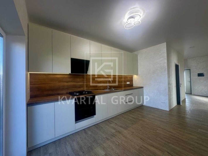 Сучасний новенький ремонт. Газове опалення - супер пропозиція - фото 1