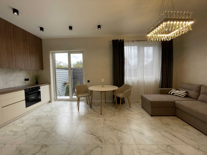 Продаж 1 пов. таунхауса з ділянкою в центрі Гостомеля - фото 1