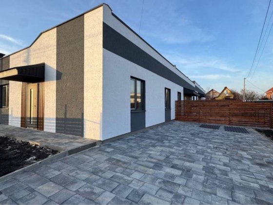 Одноповерховий таунхаус з газом та великим подвір’ям 3,5 сотки землі Гостомель