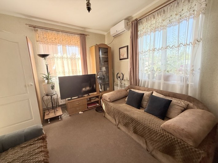 Затишний будинок в Гостомелі, 4 сотки землі - фото 1