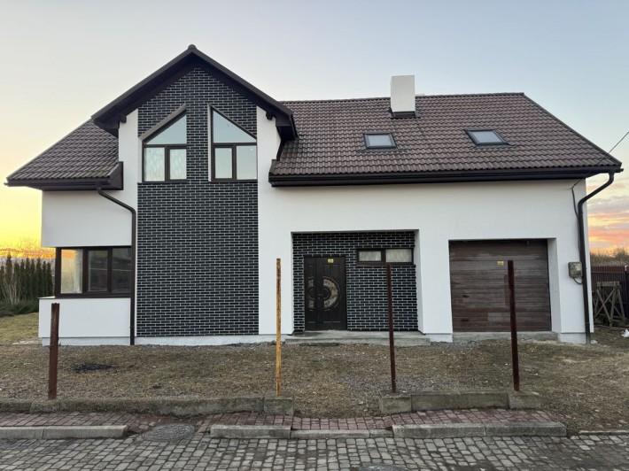 Продам 2п будинок вул.Василя Стуса з ділянкою - фото 1