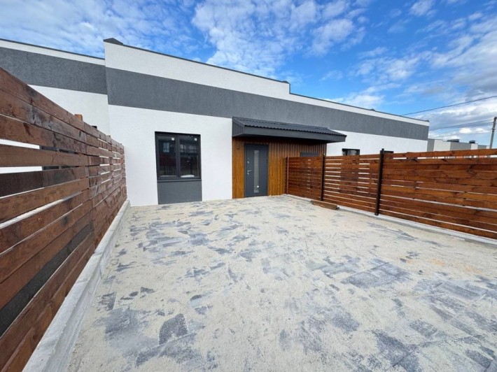 Одноповерховий таунхаус в топовій локації Гостомеля - фото 1