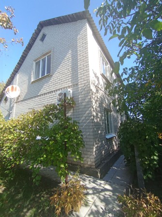 Продам двухэтажный дом на берегу Искровского водохранилища. - фото 1