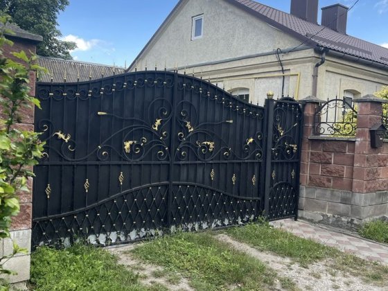 Продаж добротного будинку в центрі Здолбунова Здолбунов