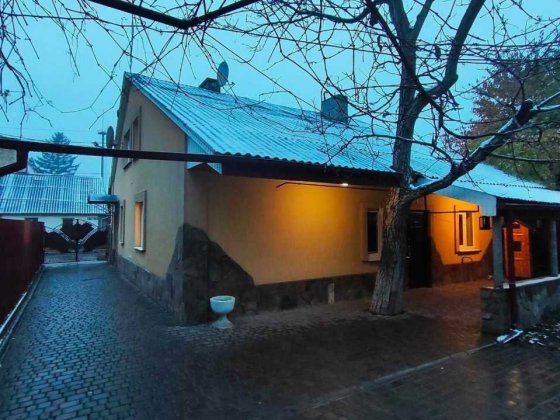 Я Твій затишний дім у Здолбунові — з каміном, ремонтом і садом! Здолбунов