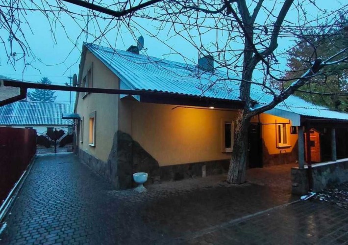 Я Твій затишний дім у Здолбунові — з каміном, ремонтом і садом! - фото 1