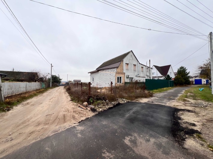 Будинок з перспективою в приватному секторі на великій ділянці - фото 1