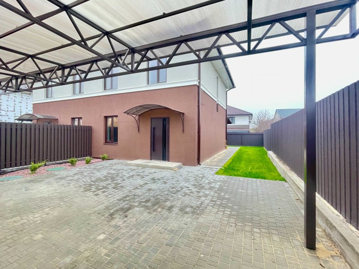 Дуплекс з  навісом , терасою і облаштованою територією - фото 1