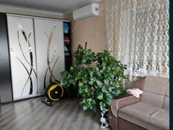 Продам дом в Змиеве .Участок 10 соток Газовое отопление .Тихий районTB Зміїв