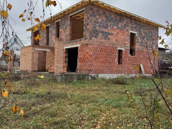 Продажа дуплекса на 14 сотках!Цена за две половинки Гостомель