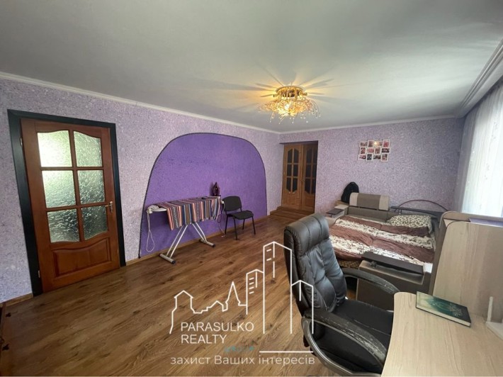 Продам просторий будинок в центрі міста - фото 1