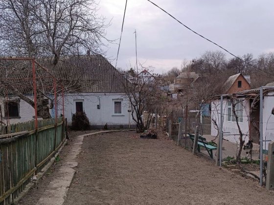 Продам півбудинку Канів