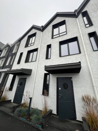 Продаж таунхаусу біля озера, м. Гостомель - фото 1