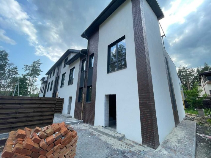 Таунхаус у Гостомелі з газом, центральними комунікаціями - фото 1