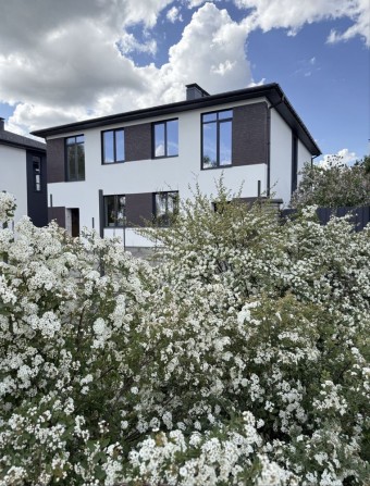 Продаж дуплексу 125 кв.м з виходом до озера сел. Гостомель - фото 1