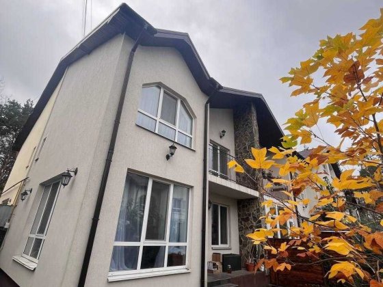 Таунхаус 100 м² з ремонтом, мансардою та 2 паркомісцями, Гостомель Гостомель