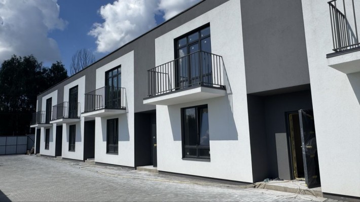 Готові таунхауси біля озера! Ділянка і паркомісце! 95 м2 і 4 спальні! - фото 1