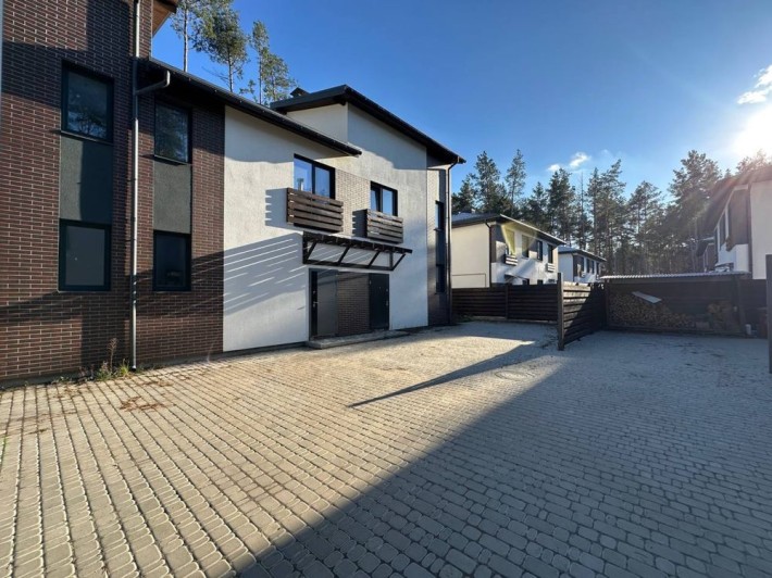 Крутий таунхаус в котеджному містечку. Чистове оздоблення. - фото 1