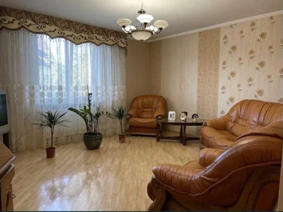 Продам 2х поверховий будиннок по вул. БАХОВЦЯ (Ашхабадська) 24 Ковель