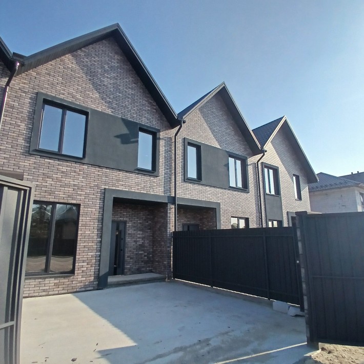 Газовое отопление!Отличное качество! Таунхаус возле озера в Гостомеле. - фото 1