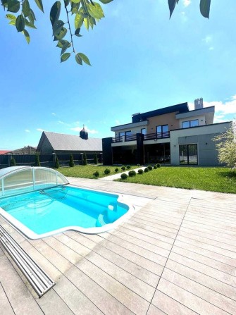 Продаж сучасного будинки з ремонтом,меблями і басейном - фото 1