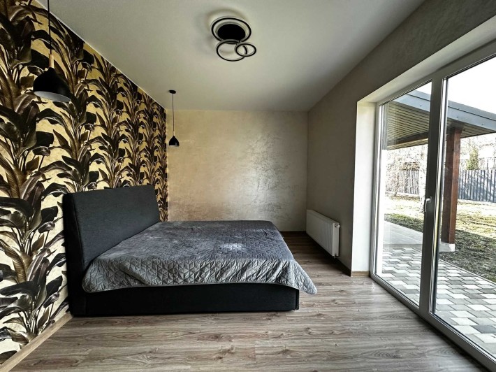 Одноповерховий будинок з ремонтом біля озера в Гостомелі - фото 1