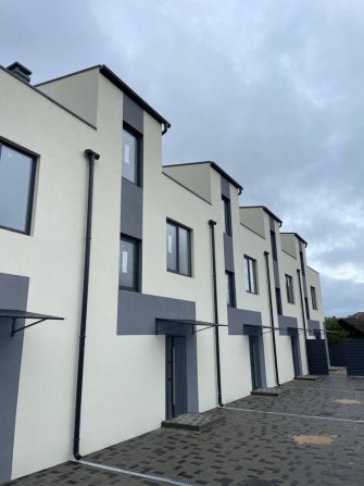 Таунхауз біля  ТРЦ Lavina с.Коцюбинське - фото 1