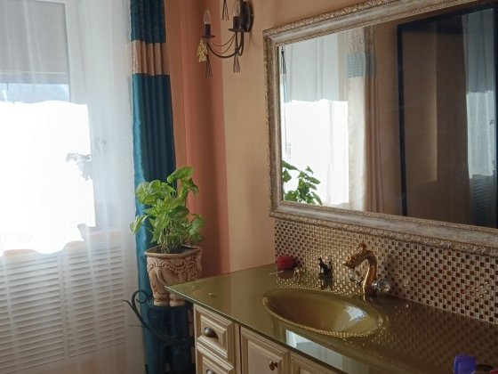 Продам дом в г.Лозовая Лозова