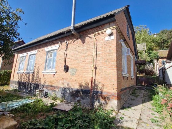 Будинок по вул. Комарова Лубны