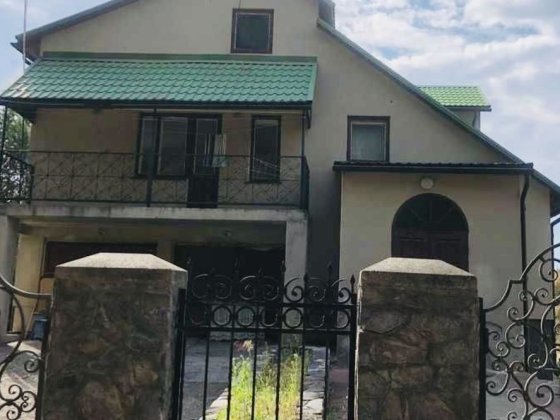 Продам затишний будинок у Лубнах Лубни