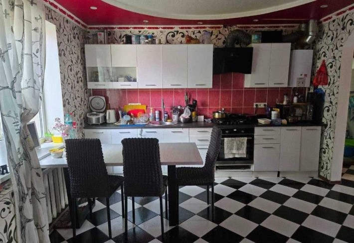 Продам дом 200 метров в г. Мерефа, 20 соток SM - фото 1