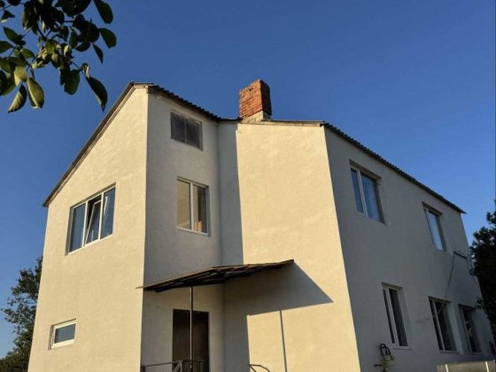 Продам 2  этажный  современный  дом 197м, в г.Люботин , СЕРТИФИКАТ  SM Люботин