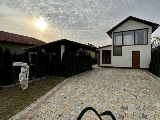 Мукачево будинок 230 м кв з ремонтом терміновий продаж