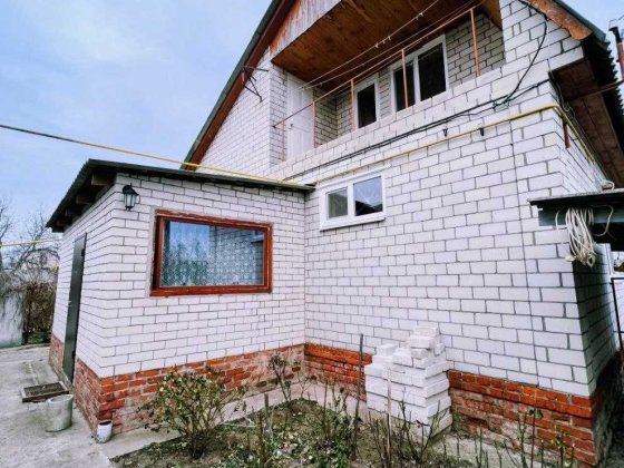 Продам 2 этажный дом 120метров, г. Мерефа, центр SM Мерефа