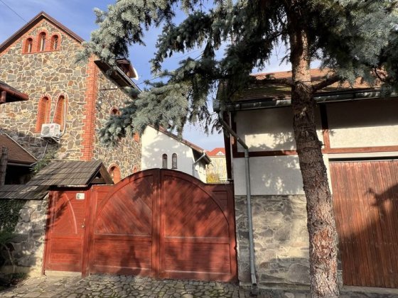 Продаж БУДИНКУ  в центрі міста Мукачеве