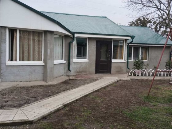 Будинок недалеко від річки та лісу Самар