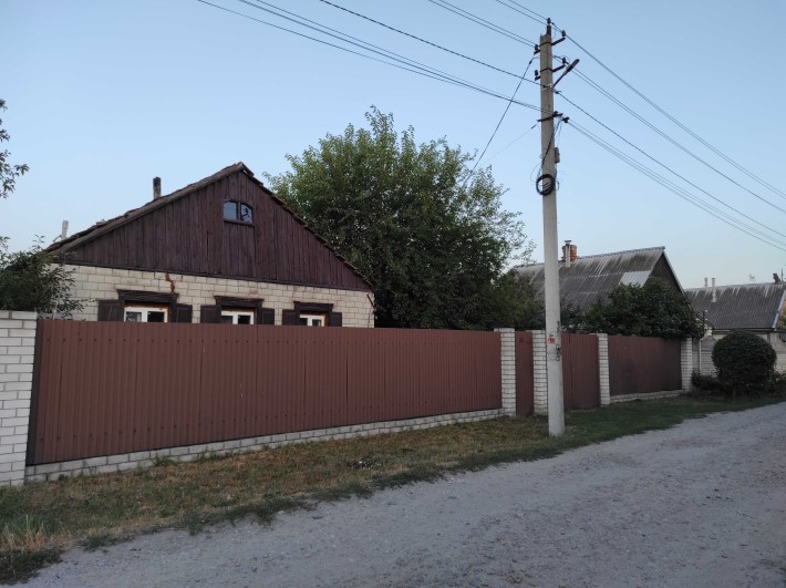 Продам дом с добствами - фото 1