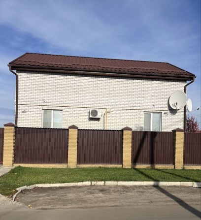 Продам будинок в центрі - фото 1