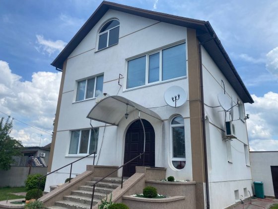 Продам дом.3 жилых этажа,230 кв.м. Самар