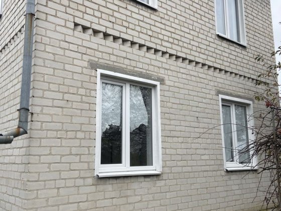 Продам капітальний цегляний, двоповерховий дачний будинок, 1991 року Смела