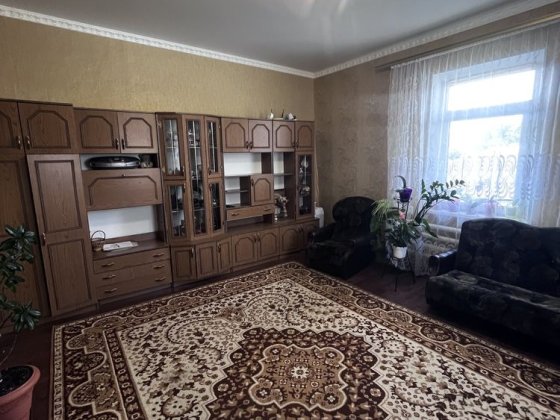 Продаж частини будку з гаражем та літньою кухнею Умань